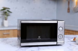 Lò vi sóng để bàn 20L Electrolux EMM2026MX